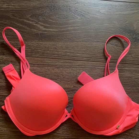 Victoria Secret Push Up Bra - Picture 2 of 10